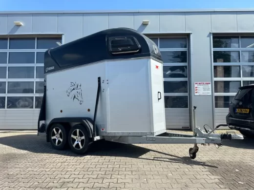 Henra 1,5 paards aluminium trailer